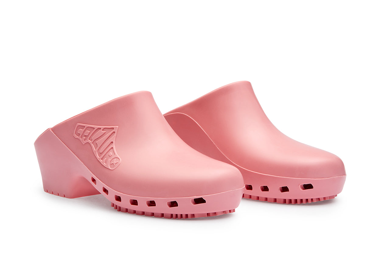 Pink nurse clogs 2025